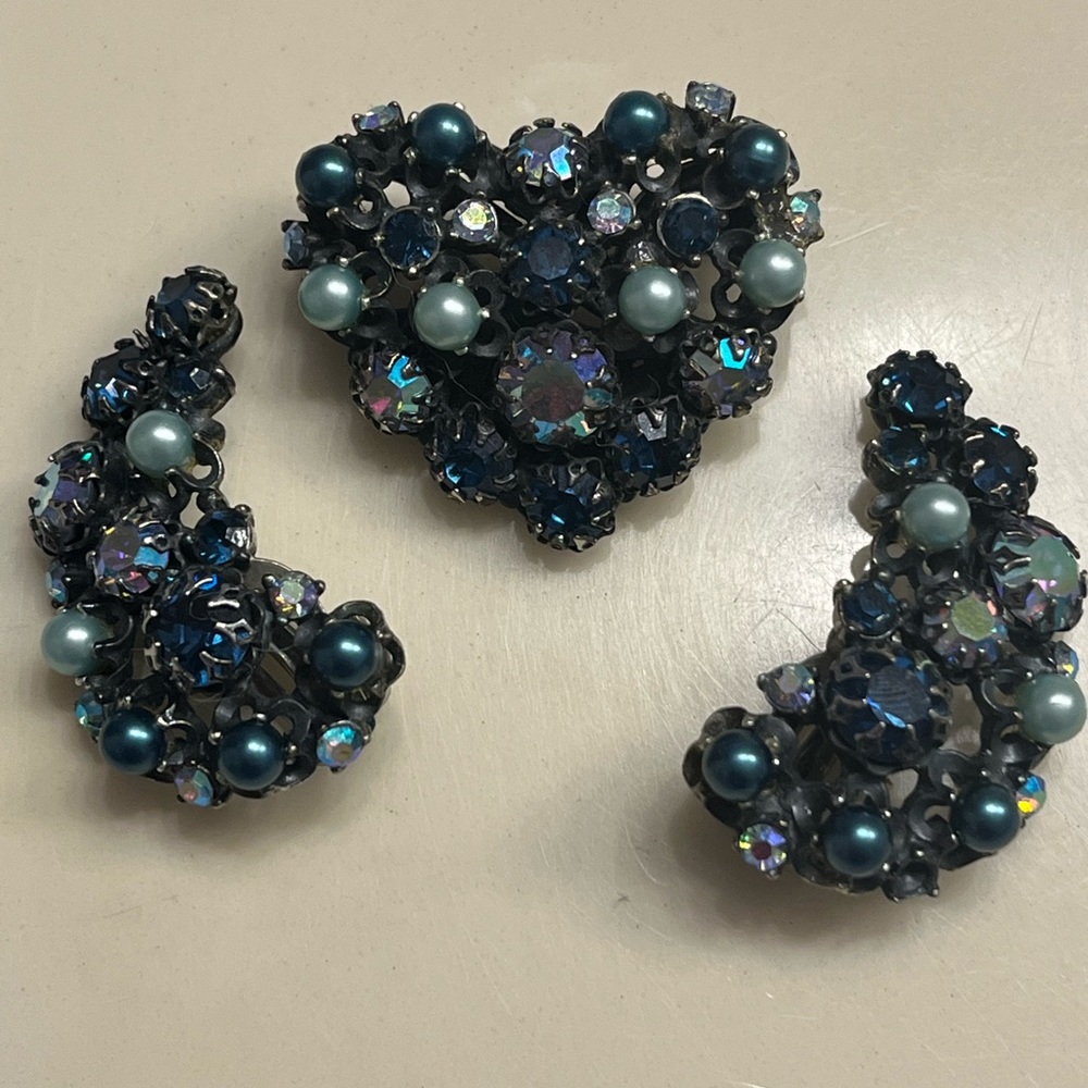 AUTHENTIC VINTAGE SCHIAPARELLI SIGNED BROOCH/PENDANT AND HUGE SIGNED EARRINGS